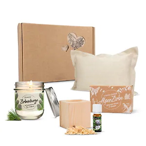 Geschenksbox Nr. 5 mit Zirbenkissen, Zirbenkerze und Zirbenw&uuml;rfel-Set