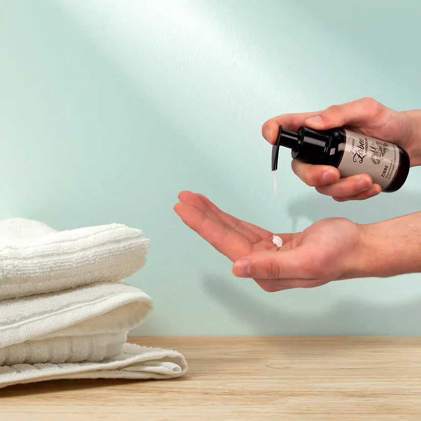 Zirben Handcreme im 100ml Behälter mit Pumpspender