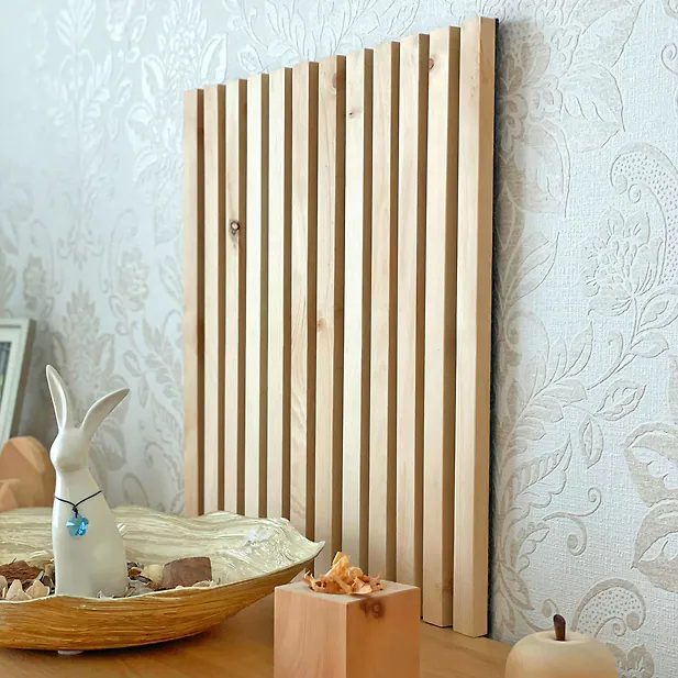 Zirbelino&reg; 0,39m&sup2; (= 1 Stk.) 55x70cm Akustik-Wand-Paneel mit Zirbenholz auf Nadelfilz | flexibel, biegsam | Wanddeko, Wandverkleidung | Akustik Schalld&auml;mpfer