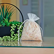  Zirbelino&reg; Zirbens&auml;ckchen Organza wei&szlig; - gef&uuml;llt mit Zirbensp&auml;nen - f&uuml;r Klei...