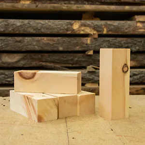 5 St&uuml;ck Schnitzholz aus Zirbe, auch zum Drechseln | 16cm x 5cm x 5cm (LxBxH)