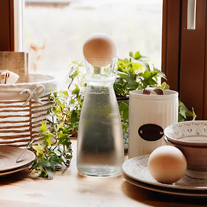 Zirbenkugel-Set &ndash; alles &uuml;ber Anwendung, Wasserkaraffe und den Duft der Zirbe