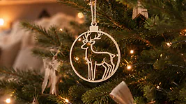 3 Stk. Rentier Weihnachtsschmuck, Baumschmuck aus Zirbe f&uuml;r Weihnachten
