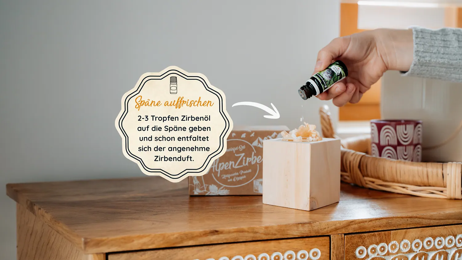 Zirbenspäne werden mit Zirbenöl betröpfelt