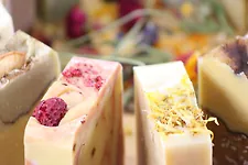 Rose Naturseife mit Bienenwachs | 100g